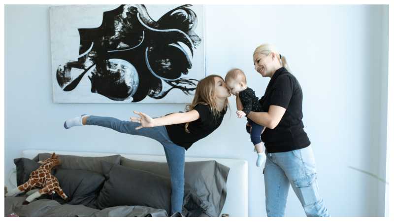 FamousParenting Momlife